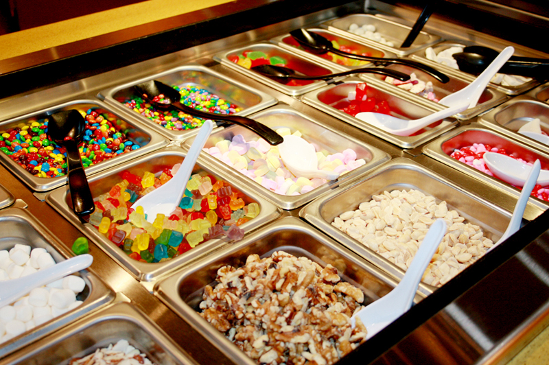 frozen yogurt toppings